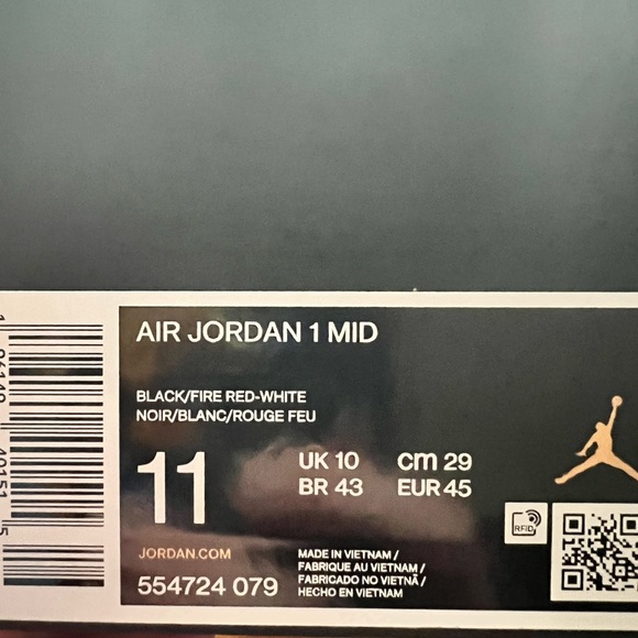 Jordan 1 bred toes red and black. main image 2